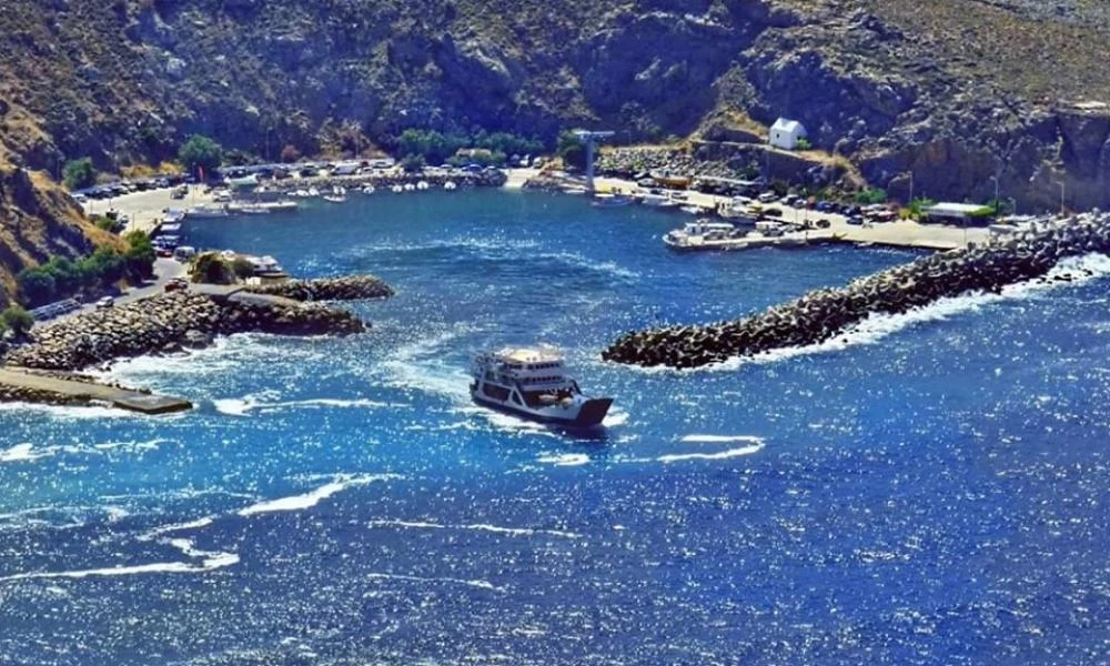 Διάσωση φουσκοτού με τρία ανήλικα παιδιά στην παραλία Ρούμελη